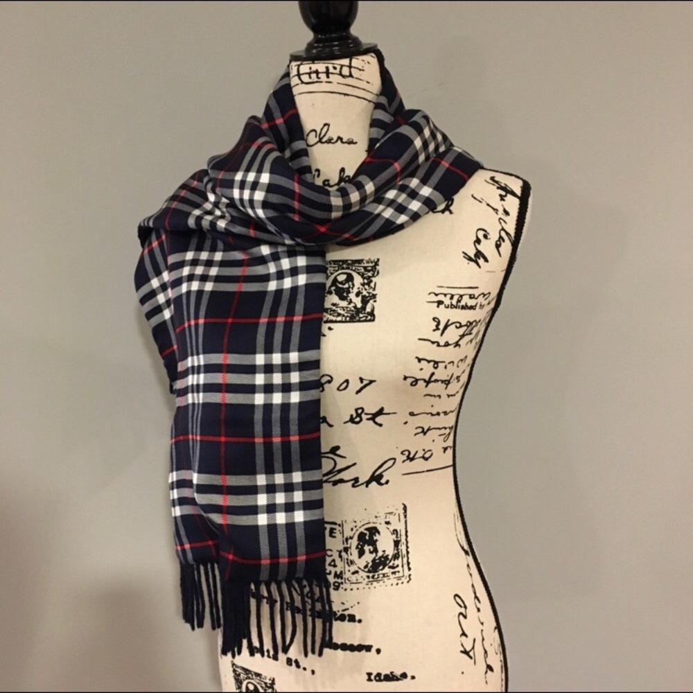 Burberry Scarf. Rare. Silk. - Picture 4 of 13